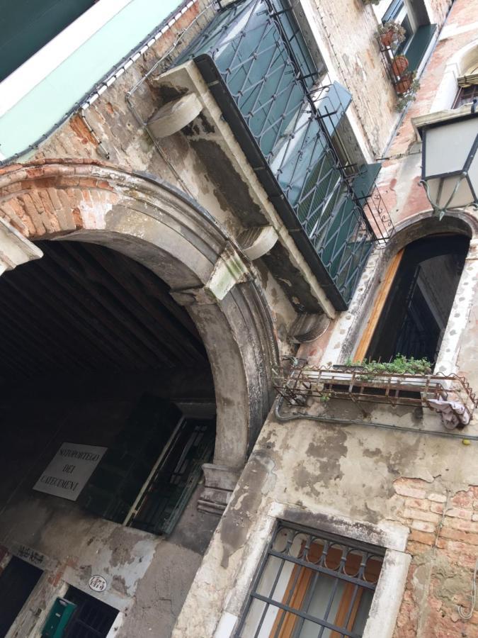 The Wolf House Hotel Венеция Екстериор снимка